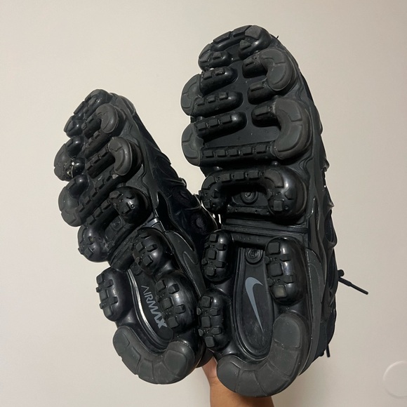 Nike Air Vapormax Plus - Picture 3 of 3
